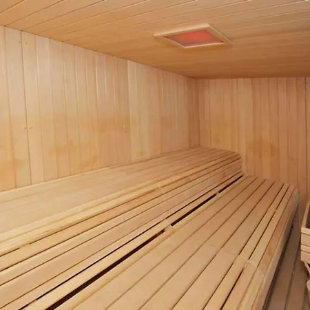 库萨尔公园酒店