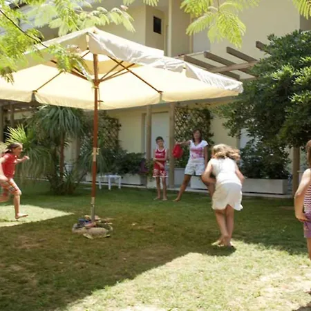 库萨尔公园酒店 酒店